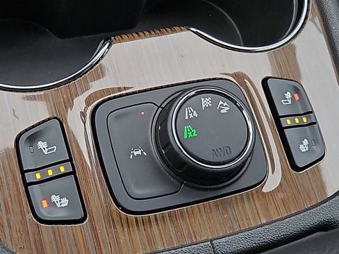 Used 2021 GMC Acadia SLE w/ Driver Convenience Package image 24