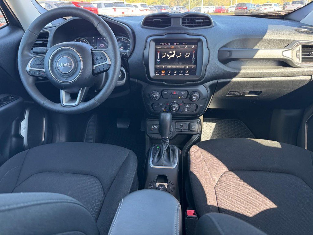Used 2023 Jeep Renegade Latitude AWD/4WD image 14