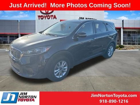 Used 2019 Kia Sorento FWD image 2