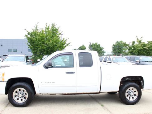 Used 2010 Chevrolet Silverado 1500 LS AWD/4WD image 3
