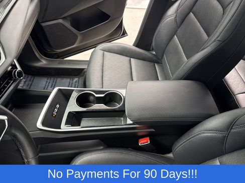 Used 2025 Chevrolet Equinox LT w/ Convenience Package II image 20