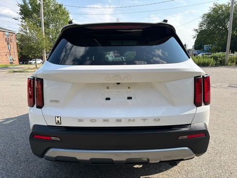 Certified 2022 Kia Sorento X-Line EX AWD/4WD image 6