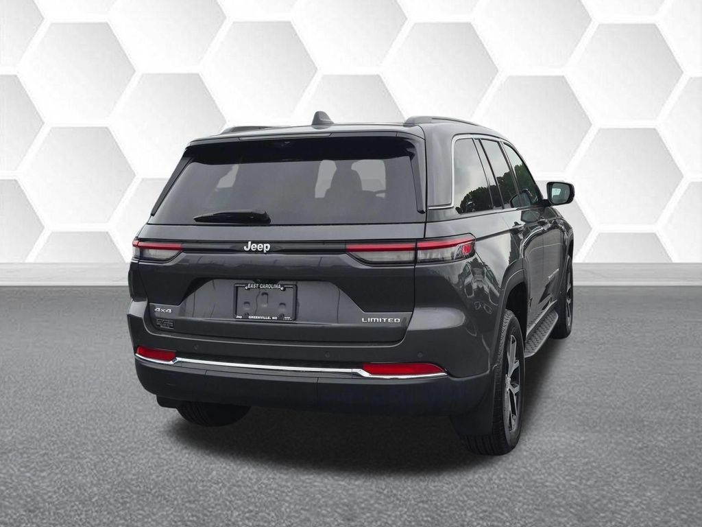 Used 2025 Jeep Grand Cherokee Limited w/ Luxury Tech Group II AWD/4WD image 3