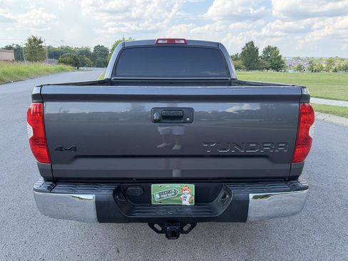 Used 2017 Toyota Tundra SR5 w/ SR5 Upgrade Package AWD/4WD image 6