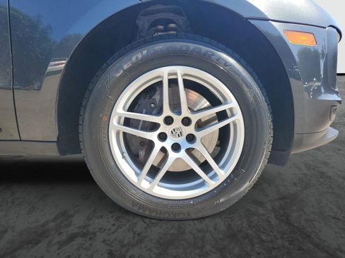 Used 2021 Porsche Macan image 6