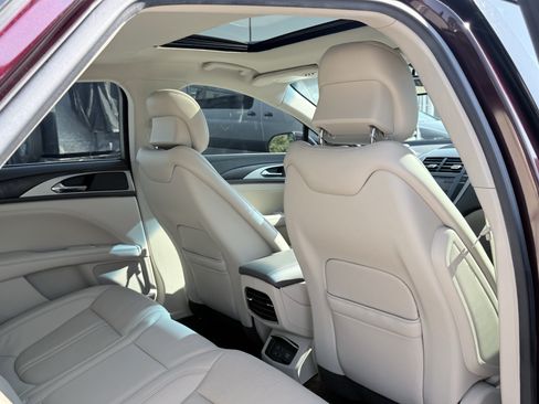 Used 2017 Lincoln MKZ Reserve FWD image 31