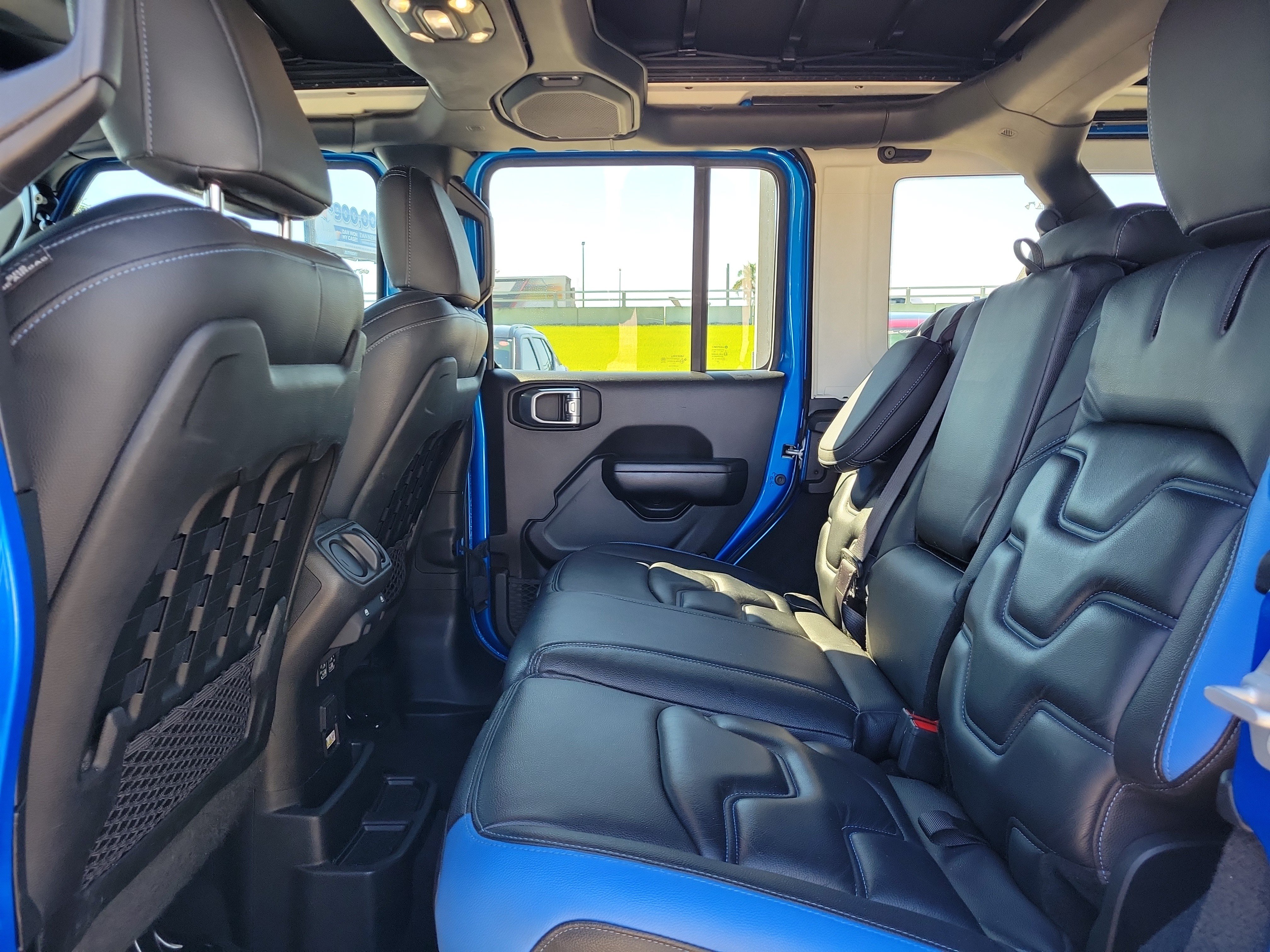 Used 2021 Jeep Wrangler Unlimited Rubicon 4xe w/ Cold Weather Group AWD/4WD image 18