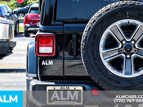 Used 2023 Jeep Wrangler Unlimited Sahara w/ Cold Weather Group AWD/4WD image 13