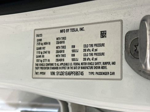 Used 2023 Tesla Model 3 Standard Range RWD image 12
