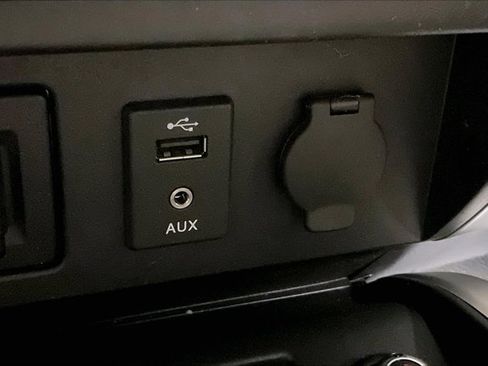 Used 2018 Nissan Titan PRO-4X w/ Pro-4x Convenience Package image 33