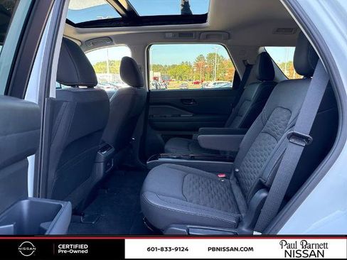 Certified 2025 Nissan Pathfinder SV w/ SV Premium Package image 28