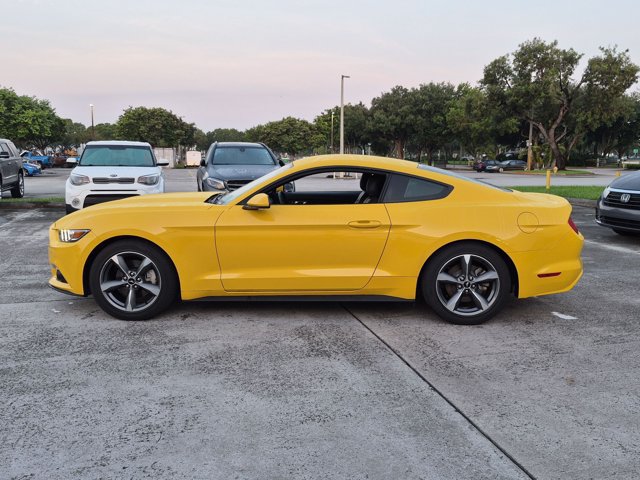 Used 2017 Ford Mustang Coupe RWD image 8