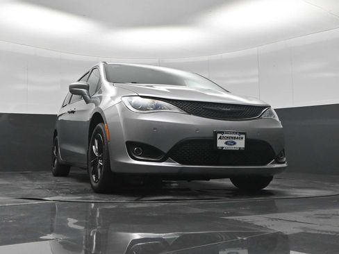 Used 2020 Chrysler Pacifica Touring-L w/ Advanced Safetytec Group AWD/4WD image 30
