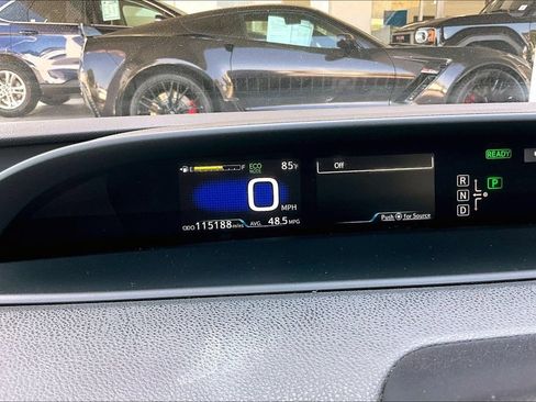 Used 2016 Toyota Prius Four Touring w/ Preferred Accessory Package FWD image 13