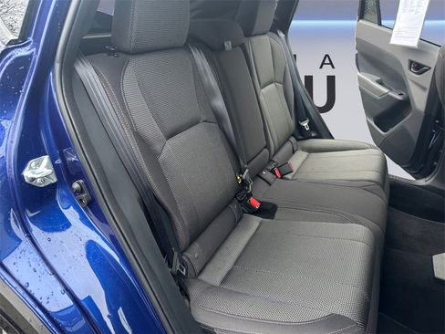 Used 2024 Subaru Crosstrek 2.0i Premium image 17