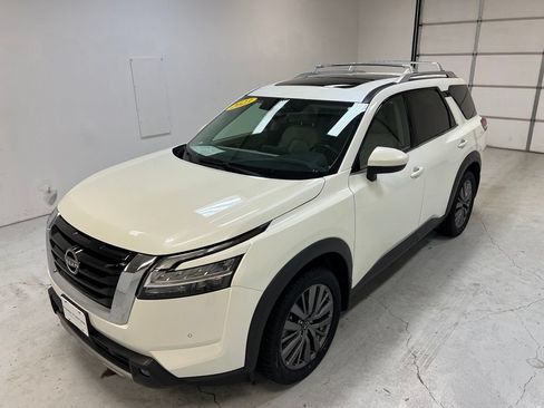 Used 2023 Nissan Pathfinder SL w/ SL Premium Package AWD/4WD image 6