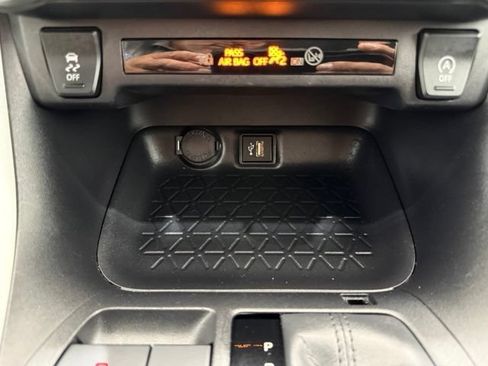 Used 2024 Toyota RAV4 XLE FWD image 36