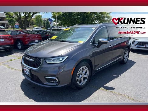 Used 2023 Chrysler Pacifica Limited FWD image 12