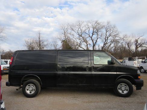 Used 2019 Chevrolet Express 2500 2500 Cargo Extended image 4