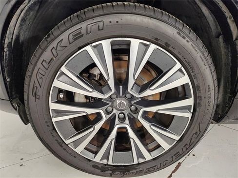 Used 2021 Volvo XC90 T6 Momentum w/ Advanced Package image 8