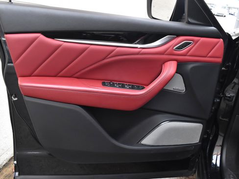 Used 2021 Maserati Levante S GranSport image 22