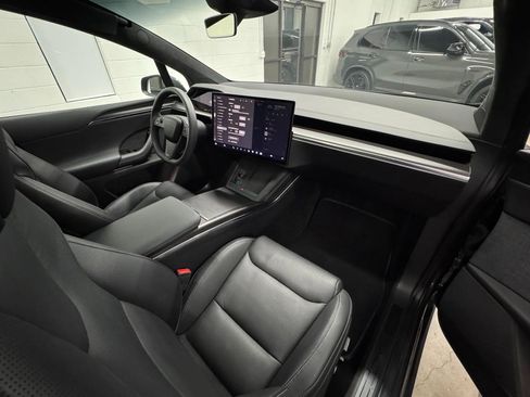Used 2023 Tesla Model X Plaid image 19