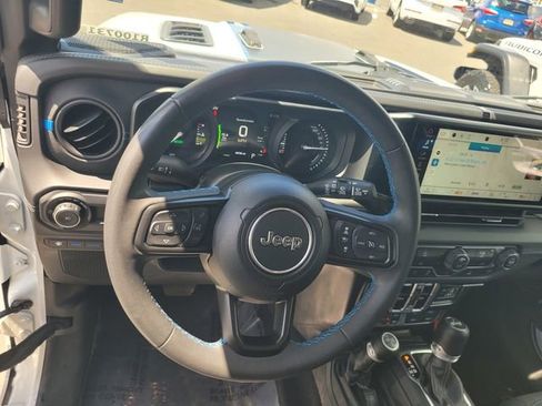 Used 2024 Jeep Wrangler Unlimited Rubicon 4xe AWD/4WD image 30