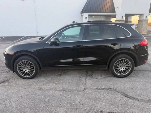 Used 2014 Porsche Cayenne Platinum Edition image 4