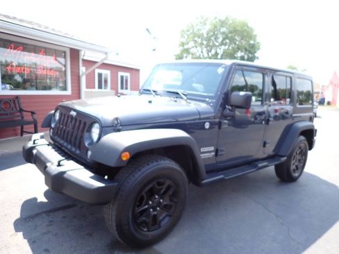 Used 2017 Jeep Wrangler Unlimited Sport w/ Power Convenience Group AWD/4WD image 3