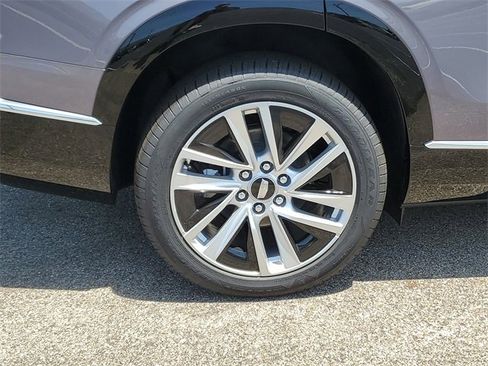 New 2026 Cadillac Vistiq Luxury image 7