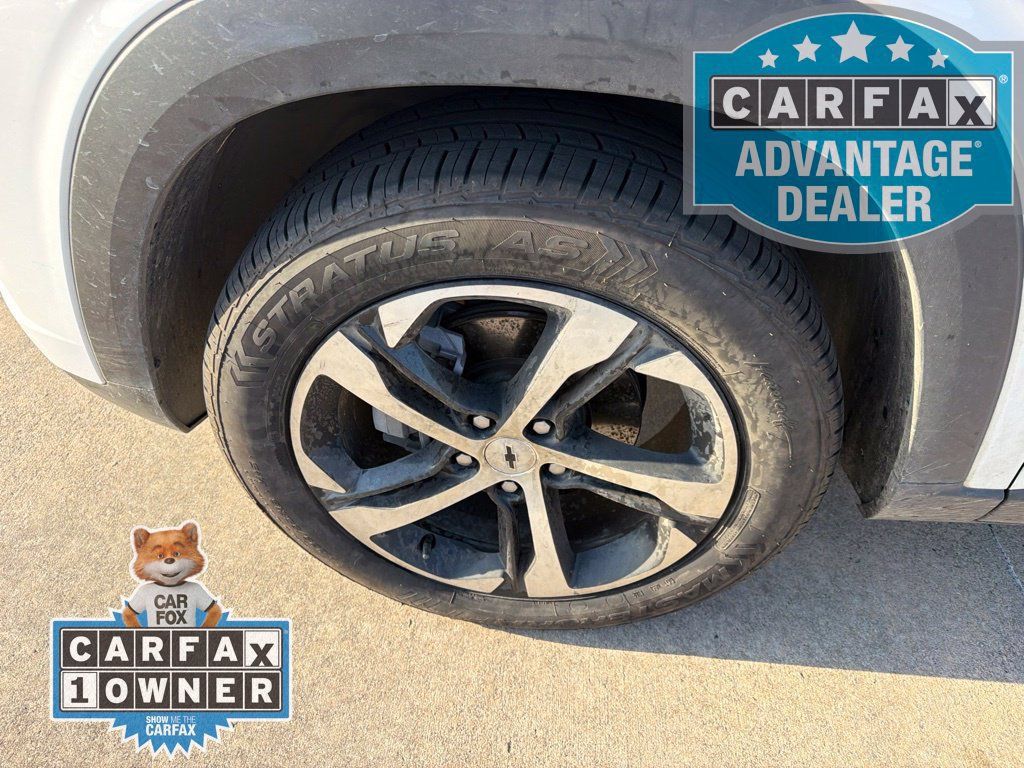 Used 2025 Chevrolet Trax RS w/ Sunroof Package FWD image 8