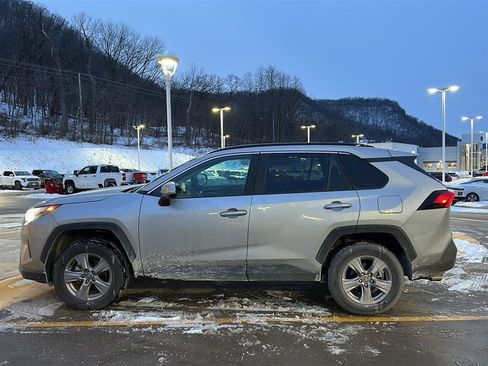 Used 2025 Toyota RAV4 XLE image 13
