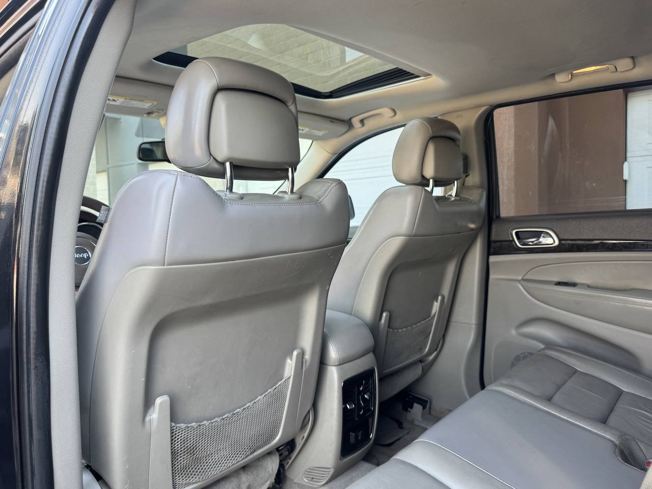 Used 2012 Jeep Grand Cherokee Laredo AWD/4WD image 26