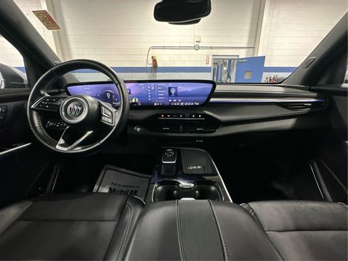 Certified 2025 Buick Enclave Preferred AWD/4WD image 26