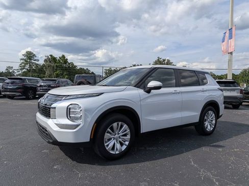 New 2026 Mitsubishi Outlander ES FWD image 7