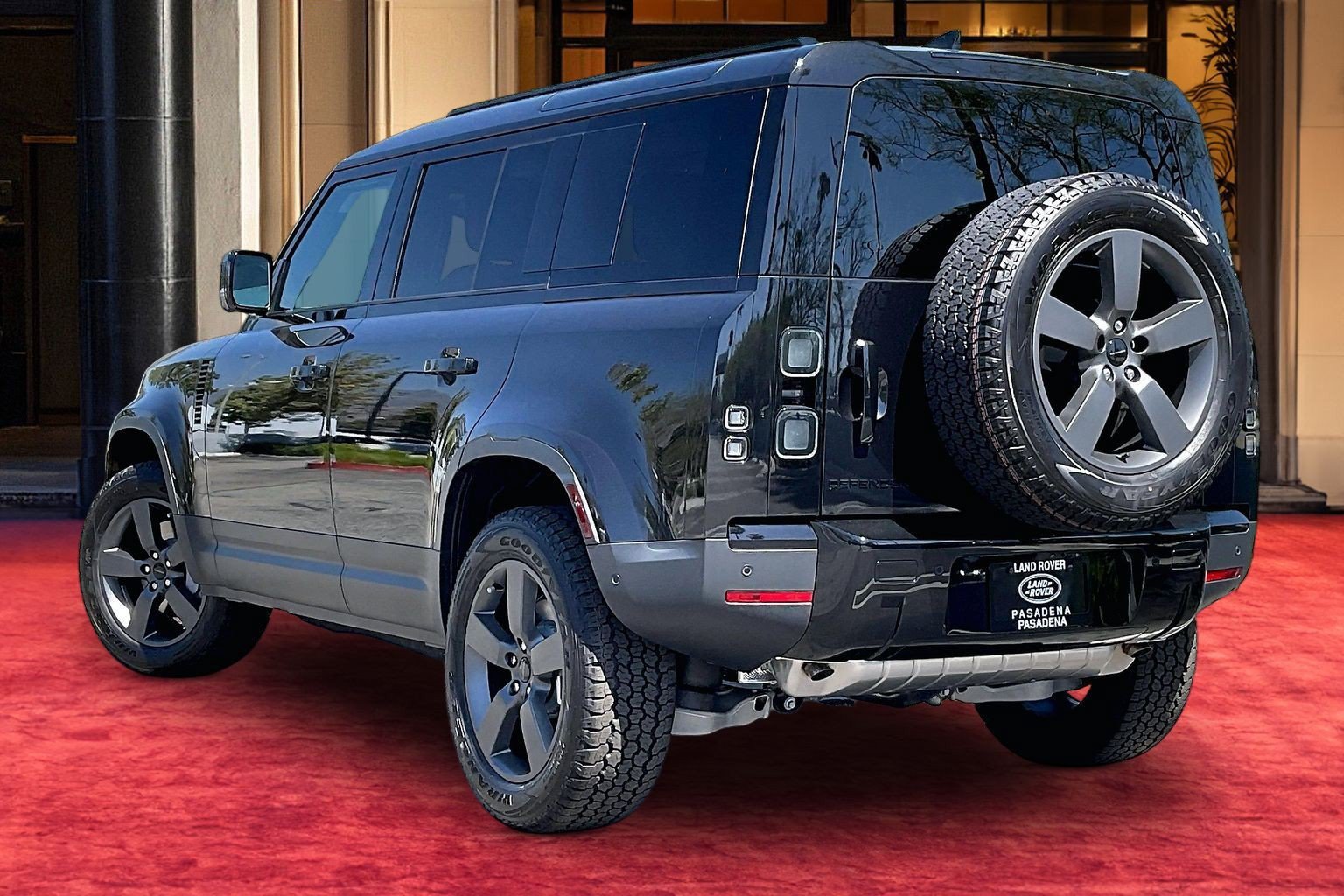 New 2026 Land Rover Defender 110 S AWD/4WD image 4