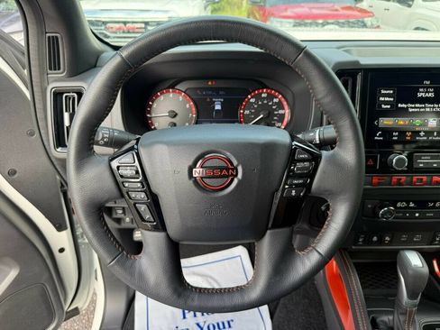 Used 2026 Nissan Frontier PRO-4X AWD/4WD image 5
