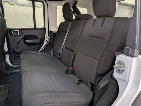 Used 2023 Jeep Wrangler Unlimited image 12