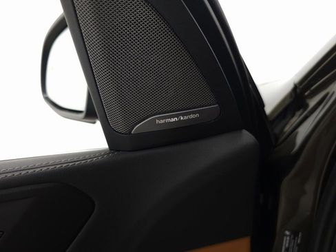 Used 2026 BMW X5 xDrive40i w/ Premium Package image 11