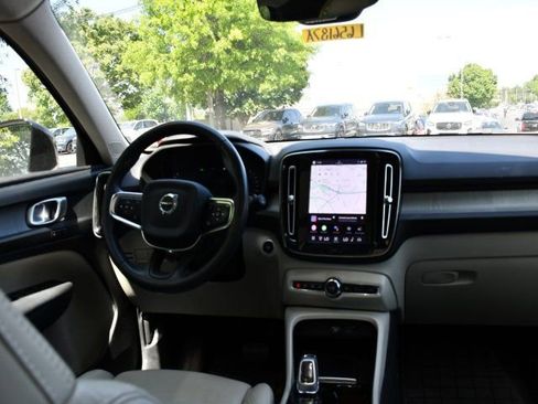 Certified 2023 Volvo XC40 B5 Plus w/ Driver Assist Package AWD/4WD image 15