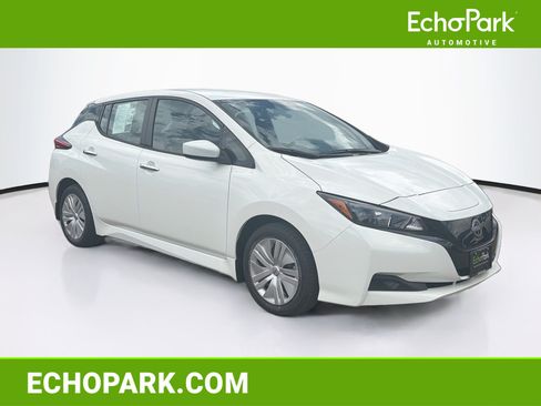 Used 2025 Nissan Leaf S FWD image 1