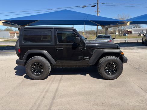 Used 2020 Jeep Wrangler Sport image 4