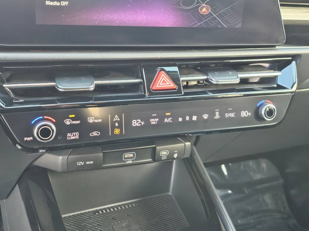 Certified 2023 Kia Niro Wind w/ Wind Preserve Package FWD image 15