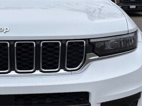 Used 2023 Jeep Grand Cherokee L Laredo image 53