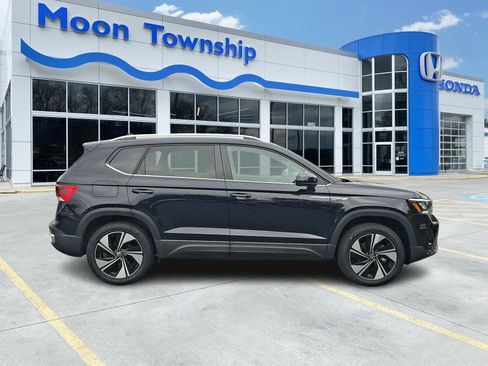 Used 2024 Volkswagen Taos SE AWD/4WD image 7