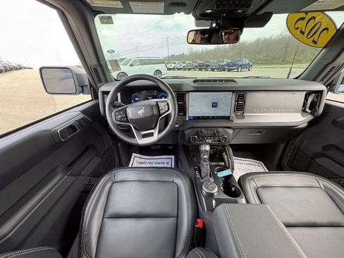 Used 2025 Ford Bronco Badlands image 22