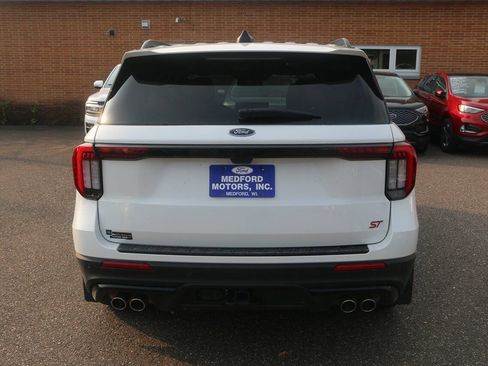Certified 2025 Ford Explorer ST AWD/4WD image 4