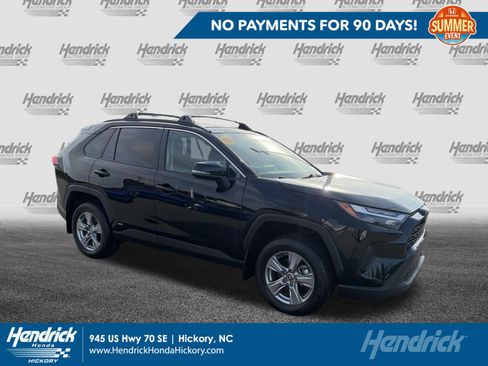 Used 2024 Toyota RAV4 XLE AWD/4WD image 1