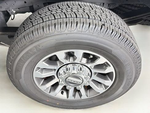 Used 2019 Ford F250 Lariat w/ Lariat Ultimate Package RWD image 30