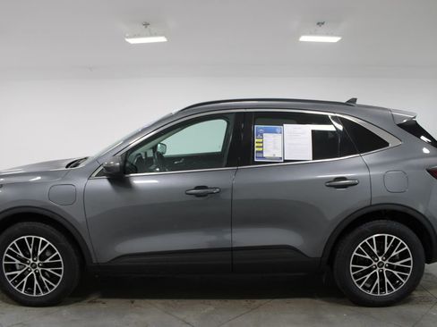 Used 2023 Ford Escape SE w/ PHEV Premium Package image 6